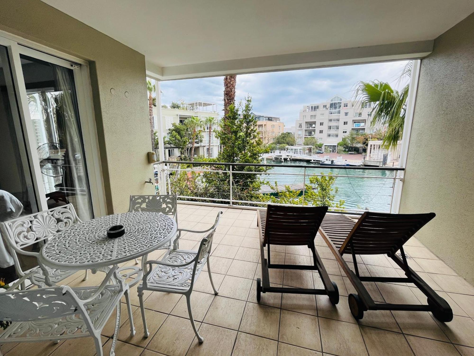Luxurious Secure V&a Waterfront Apartment